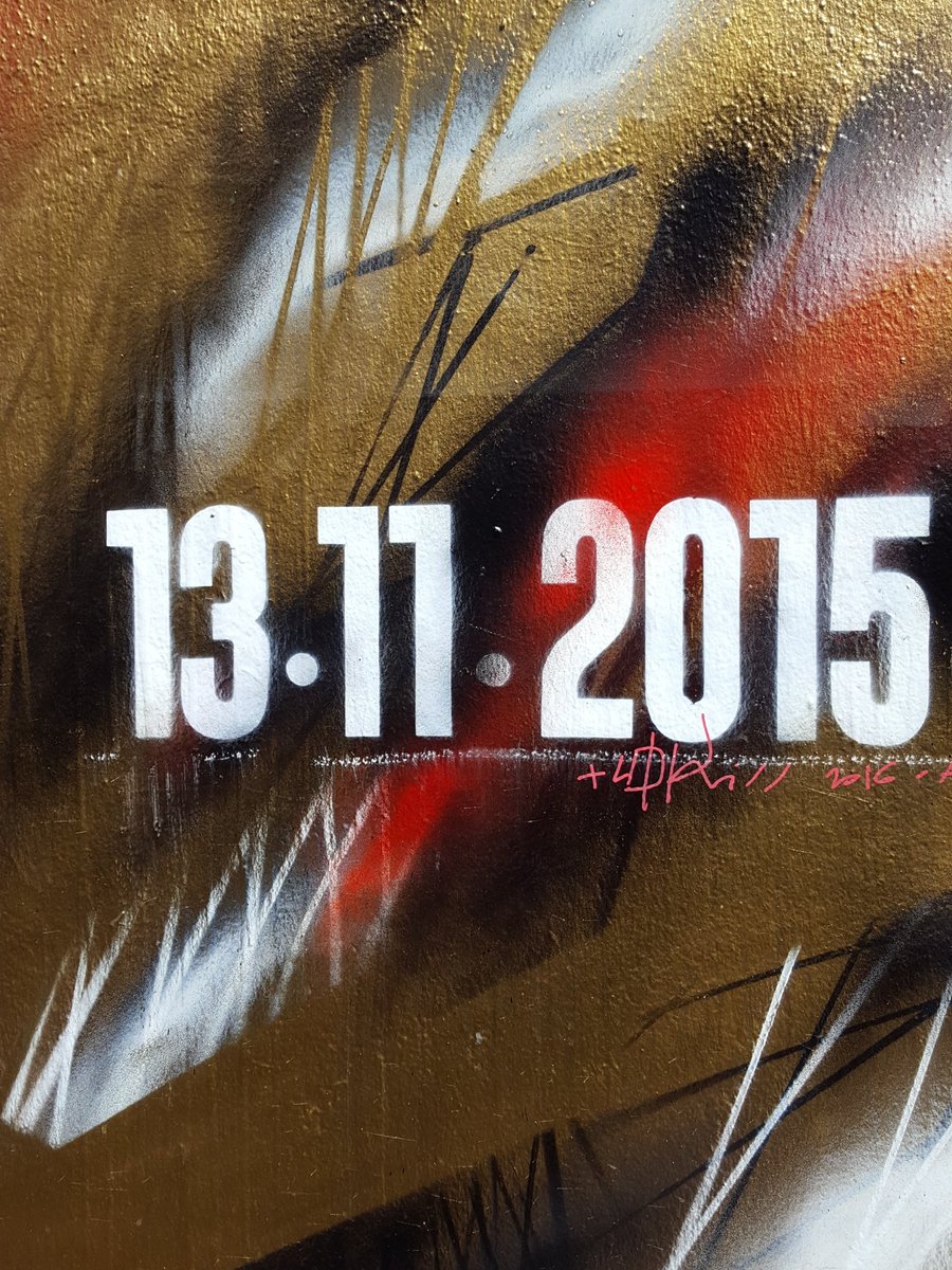 Fresque réalisé par Art-Azoï en hommage aux victimes des attentats du #13novembre #StreetArt