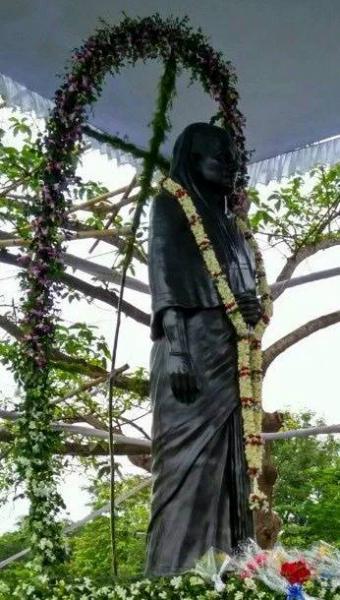 Statue of #Odisha's first woman CM Nandini Satpathy unveiled on 85th birth anniversary bit.ly/1YfNYkE