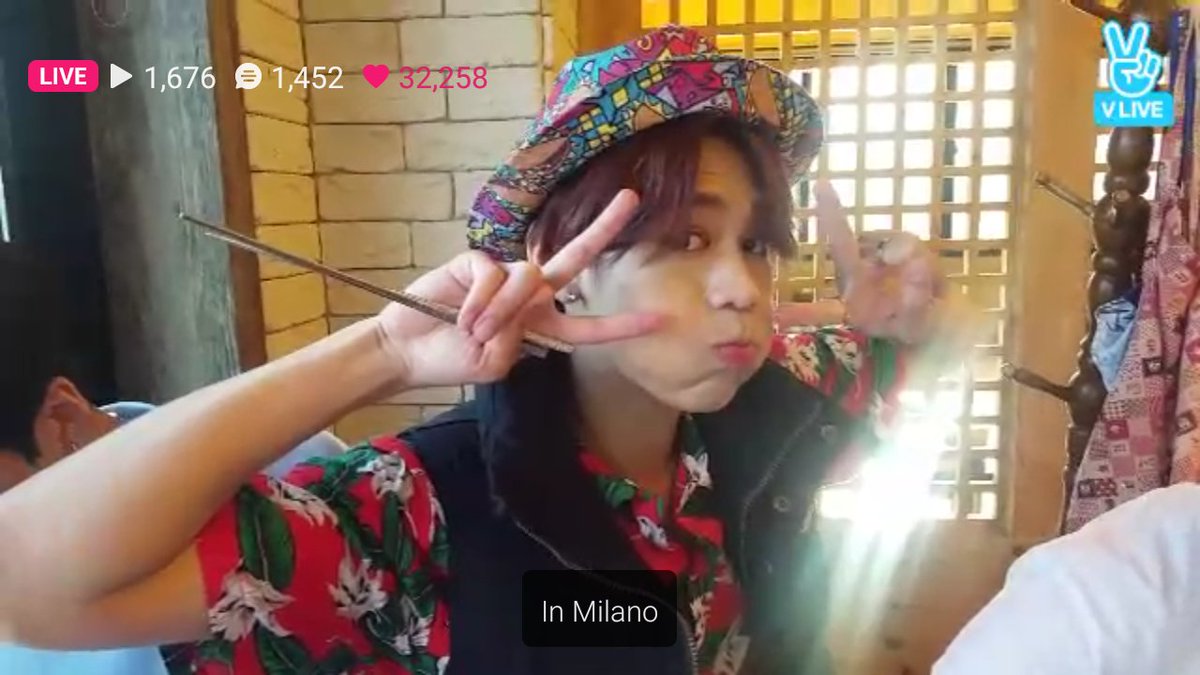 IMFACTNESIA's tweet photo. [CAP] 160609 V Live in Chuncheon - As a promise on yesterday, Sang wearing a worst outfits designed by Members kkk https://t.co/uzoOoeFhoE