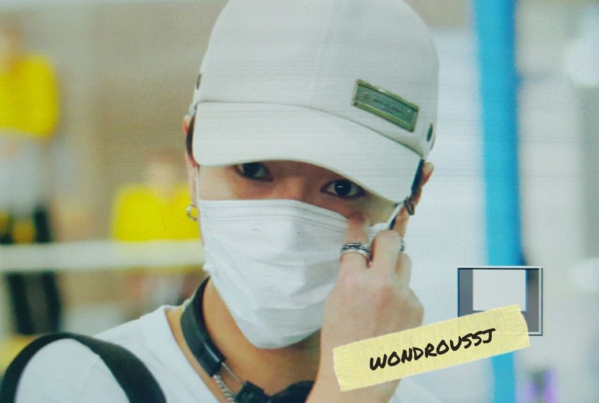 wondrousSJ's tweet photo. [preview] 160609 #Yesung at Gimpo airport going Osaka https://t.co/hQJuEETF5V