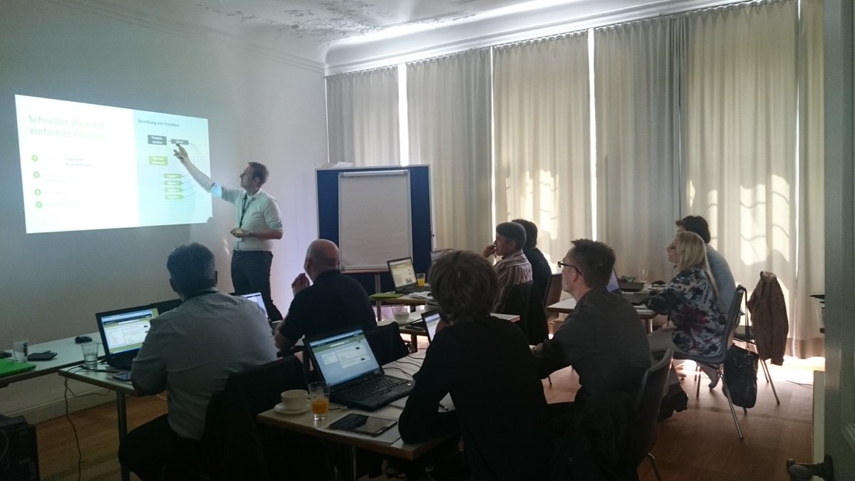 D_OCUFY's tweet photo. Halbzeit!
Bei unseren 3 parallelen Workshops #RichClient #MobileDokumentation #PI_Klassifikation #DOCUFY_AWT2016 https://t.co/POtweTuH3c