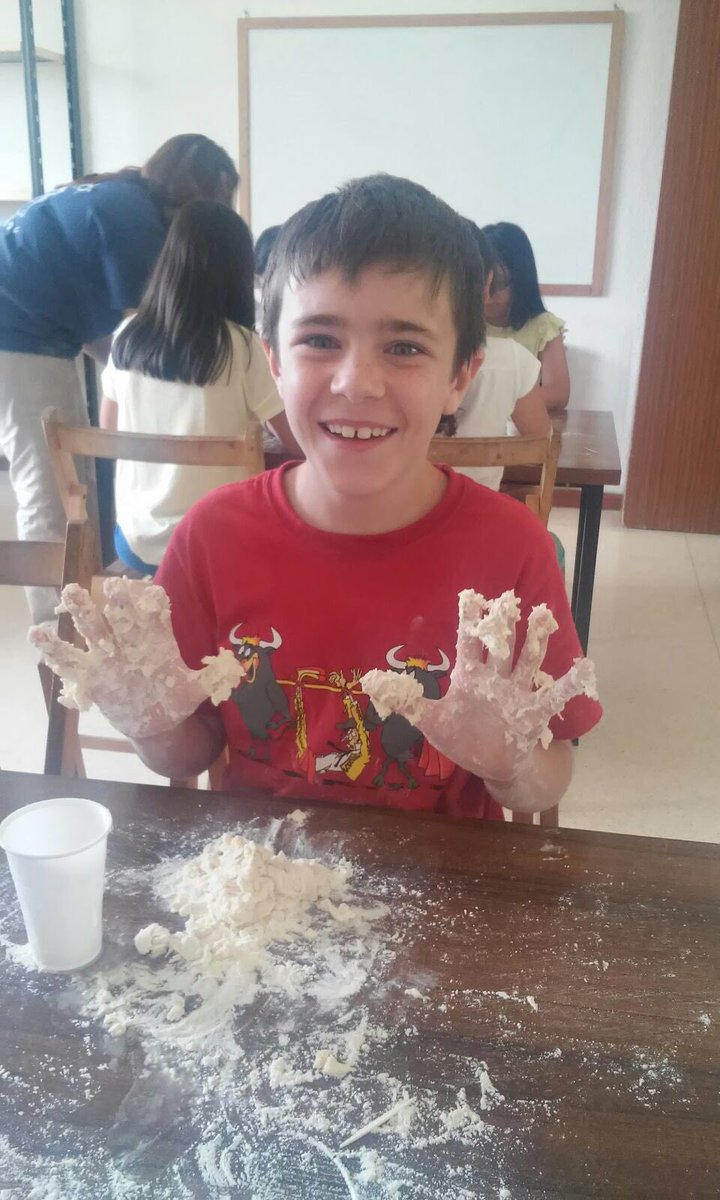 stgervasi's tweet photo. Ja hem fet la massa del pa!!#stgervasi  #colonias2016 https://t.co/fd0nxZEGqa