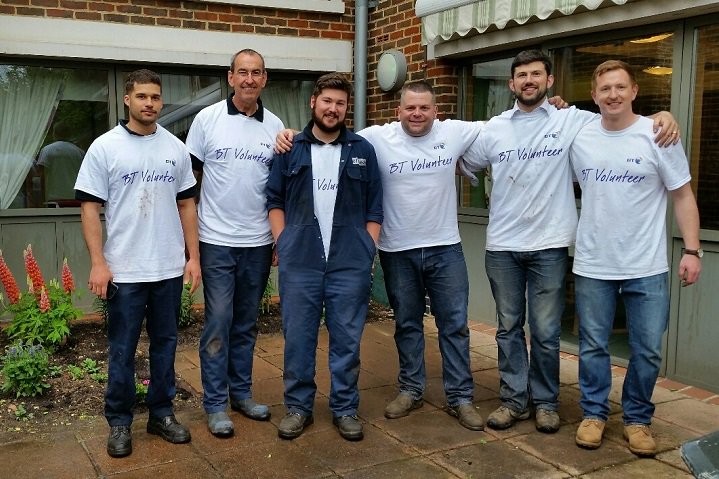 Abbeyfield_ENG's tweet photo. Big thanks @bt_uk fleet services for helping plant a sensory garden at our New Maulden house #volunteering https://t.co/ZQBedWleO5