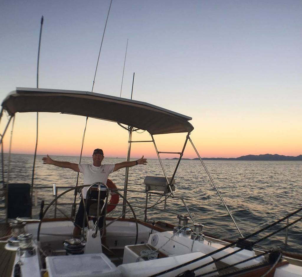GemmaDotTravel's tweet photo. #sunset #sipandsail with @pilgrimsailing on #magneticisland #queensland ☀️🍷⛵️ https://t.co/uN45l7wKSU https://t.co/mmCTMLBLqT