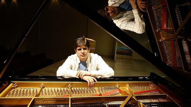 Javier Perianes <a href="/perianespiano/">Javier Perianes</a> en #PianistasEspañoles 🎹 Suena #Schubert #Debussy #Falla y #Rojas
