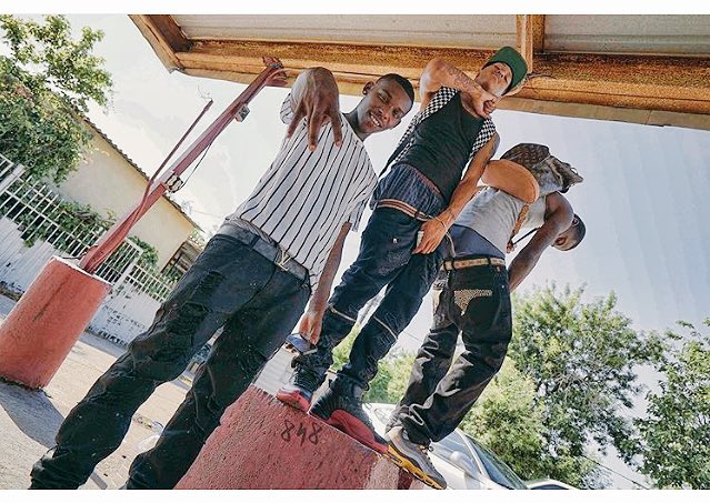 DeeMoeTrill's tweet photo. We All Hold Weight In Our Section 💪🏾💰⚓️ @MR_getfull @HV28Mone https://t.co/dMt9QC7xmT