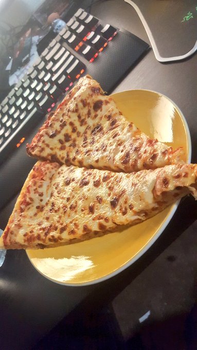 Listen. Pizza is amazing. That is all. #pizza https://t.co/BmuAGb00lu<a href="/tag/pizza"class="tags">#pizza</a>