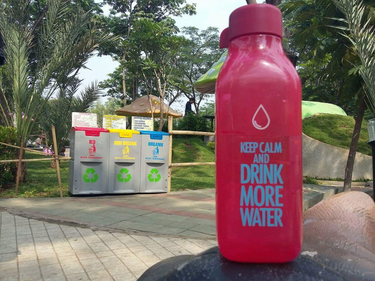 yuk jaga kebersihan taman dan fasilitas umum yg ada di Tangerang, dan jgn lupa #gerakan1000tumbler nya😜👌