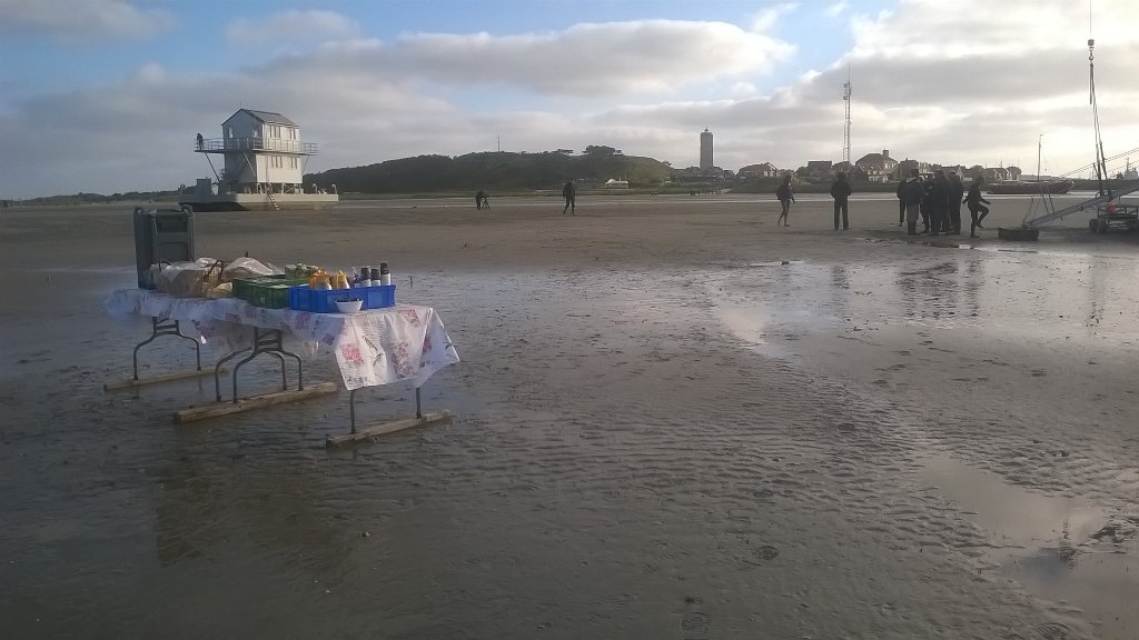 QuirinJS's tweet photo. Ontbijt op het Wad. #senseofplace #metawad https://t.co/H4YHVtslqc