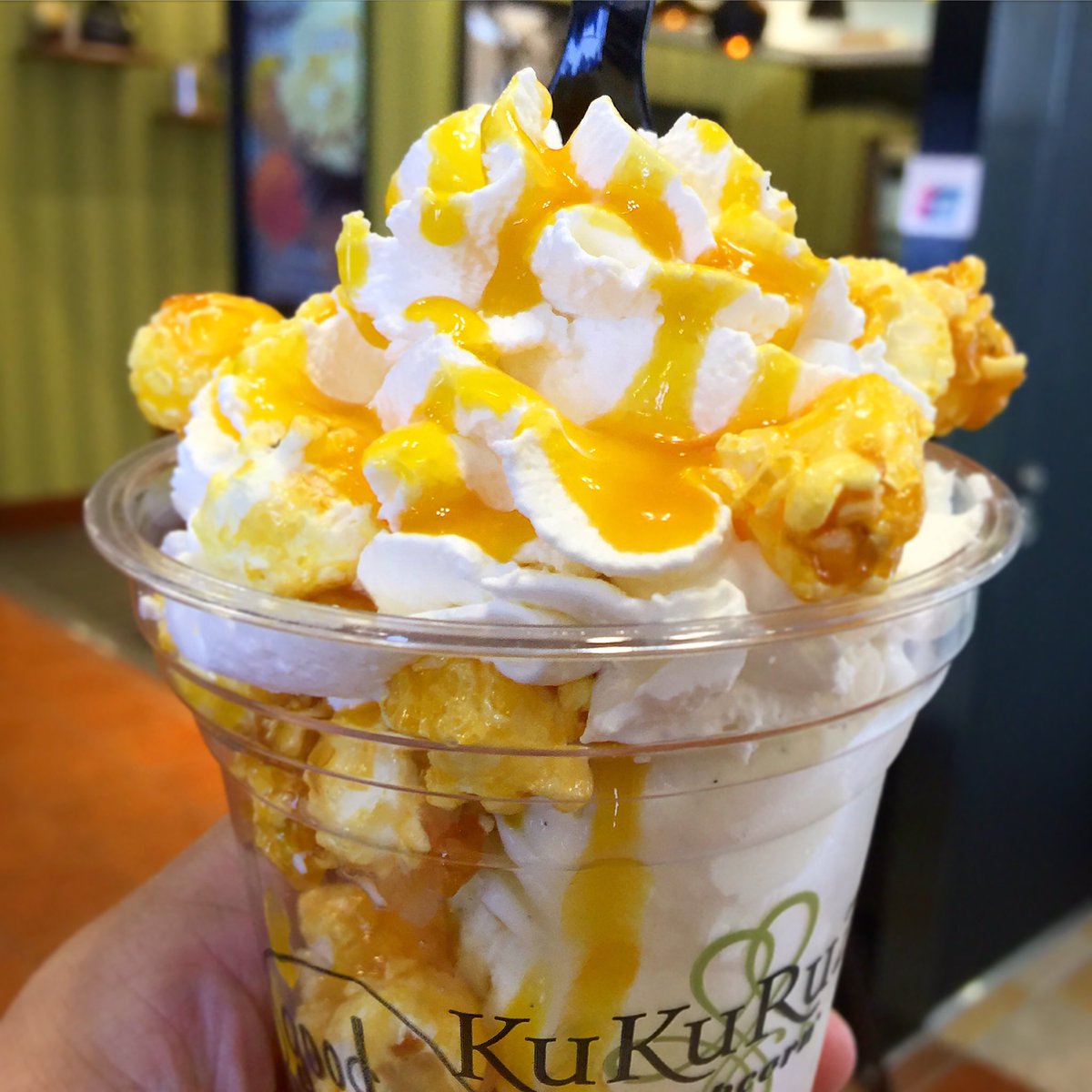 icemania's tweet photo. ククルザ ポップコーン「ポップアイスパフェ」最新フレーバー『リッチマンゴー』！😋✨

#kukuruza #popcorn #icecream #sweets https://t.co/iSyZV8x37l