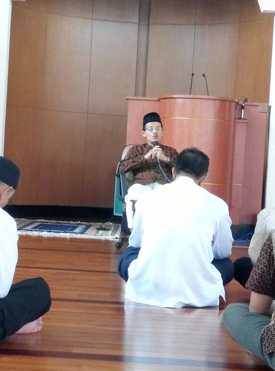 dkmannurbf's tweet photo. Sekarang berlangsung kajian siang Ramadhan bersama alquran  ust syaiful islam https://t.co/OEwNVJgd9D