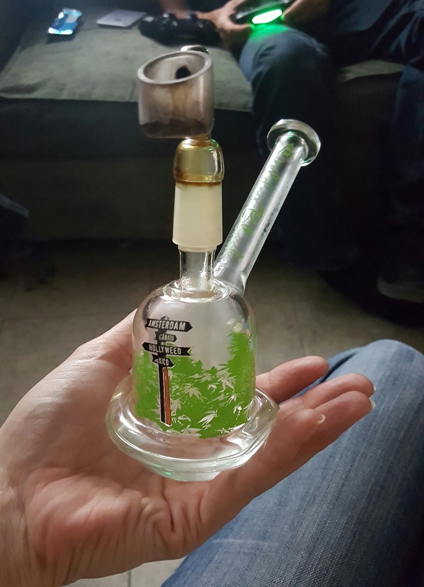 Mrs_Powerplant's tweet photo. Love the lil top hat rig!! #sheldonblack #burniture https://t.co/Mocs7PKj2g