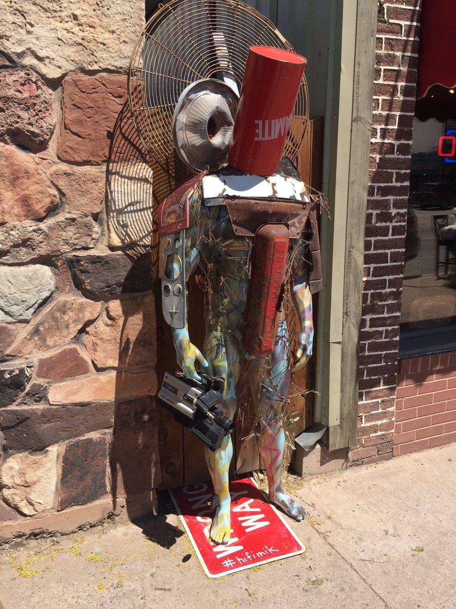 LastReplicator's tweet image. Told my producer I couldn&apos;t work since on vacation, but I found her a stand in videographer today in Moab! #hifimik