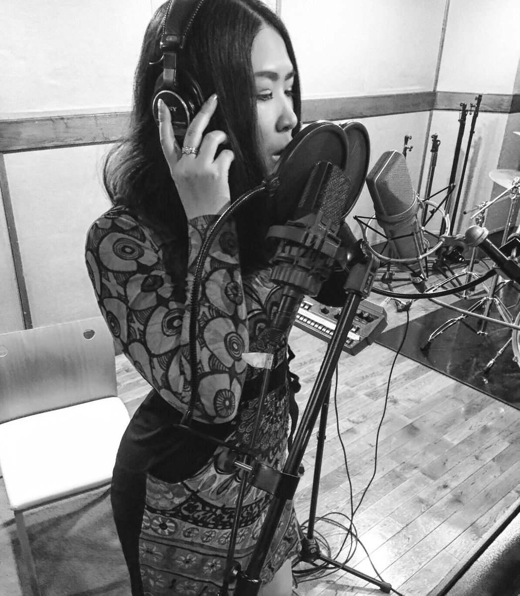 risakumon's tweet photo. 張り切ってスタジオワーク🎤♫ #RORORISA #musiclife https://t.co/LNP9p7p6K2
