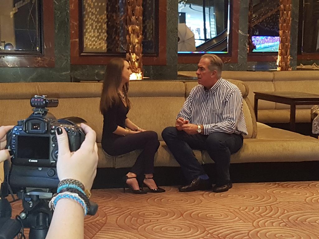 CandyTothill's tweet photo. #onlocation in #capetown for #talkingTSOGO mag. @tsogosun Ops Director @JOHNVANROOYEN "on the couch". What a legend! https://t.co/utE8gFa7tV
