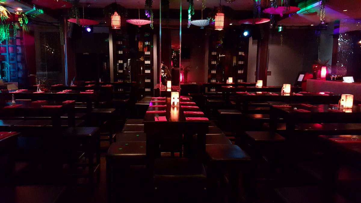 ProjectGenZ's tweet image. Venue's all set up for tonight! #letsgetquizzical