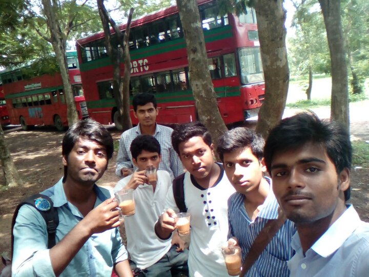 anik197's tweet photo. ভার্সিটি লাইফ    =D https://t.co/Gp7YSkeVyu