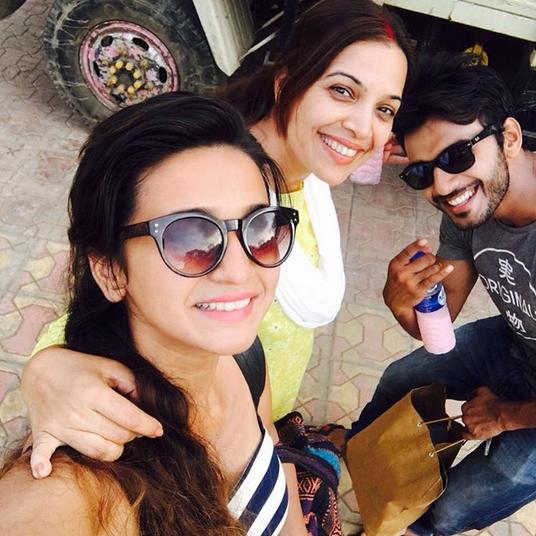 Vikusikrus's tweet photo. 💖💖💖#JanaNaDilSeDoor @vikramactor @ActorVikramFC @vikramactorFC @ShilpaTulaskar @rockingshivani1 https://t.co/HUbPiQcEur