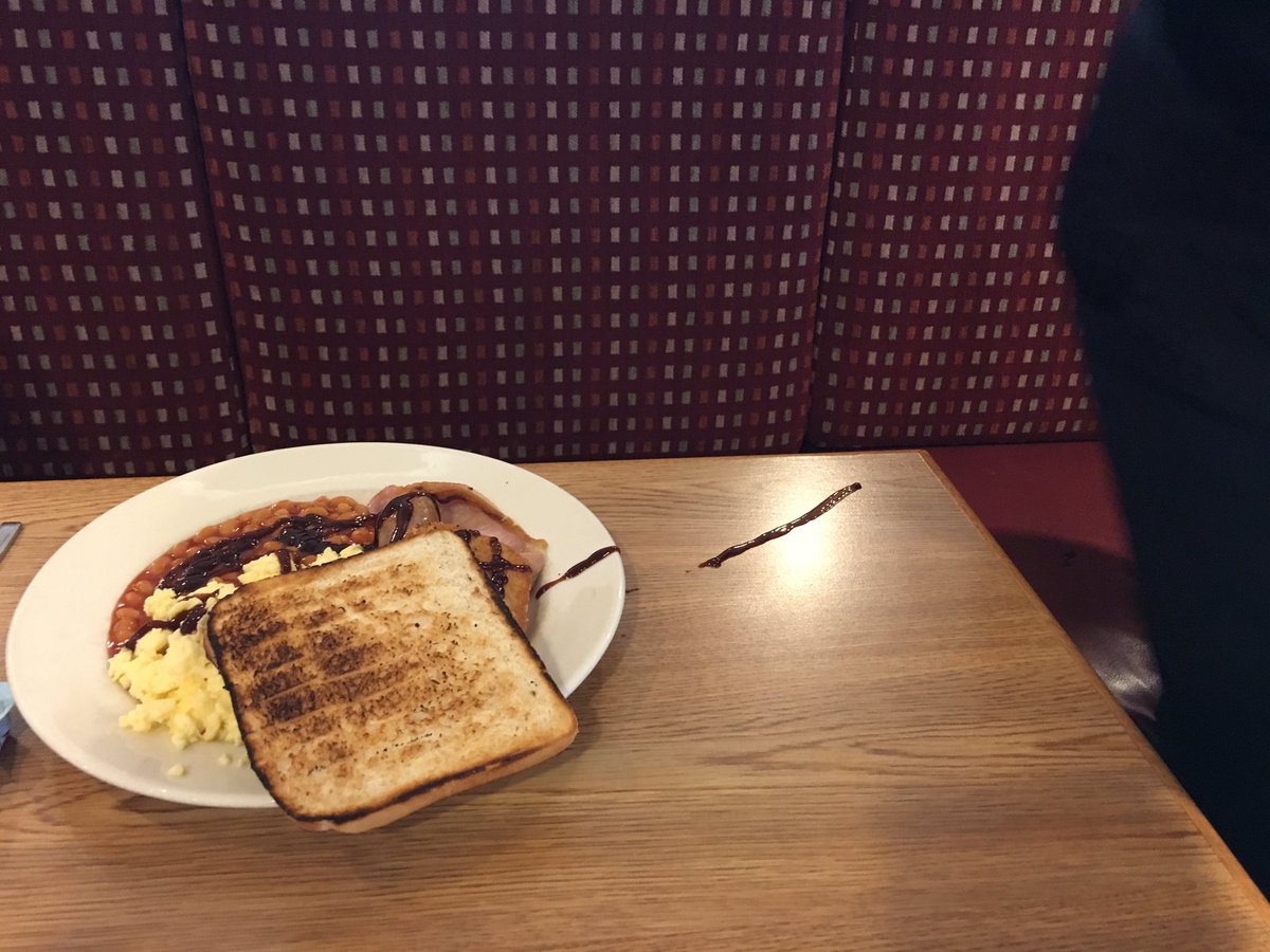 FK2FRA's tweet photo. Fuel for the ride! @Gelling25 making a mess with his HP! #haydngettingstickthismorning #windinghimup https://t.co/ZtwsOTpAZH