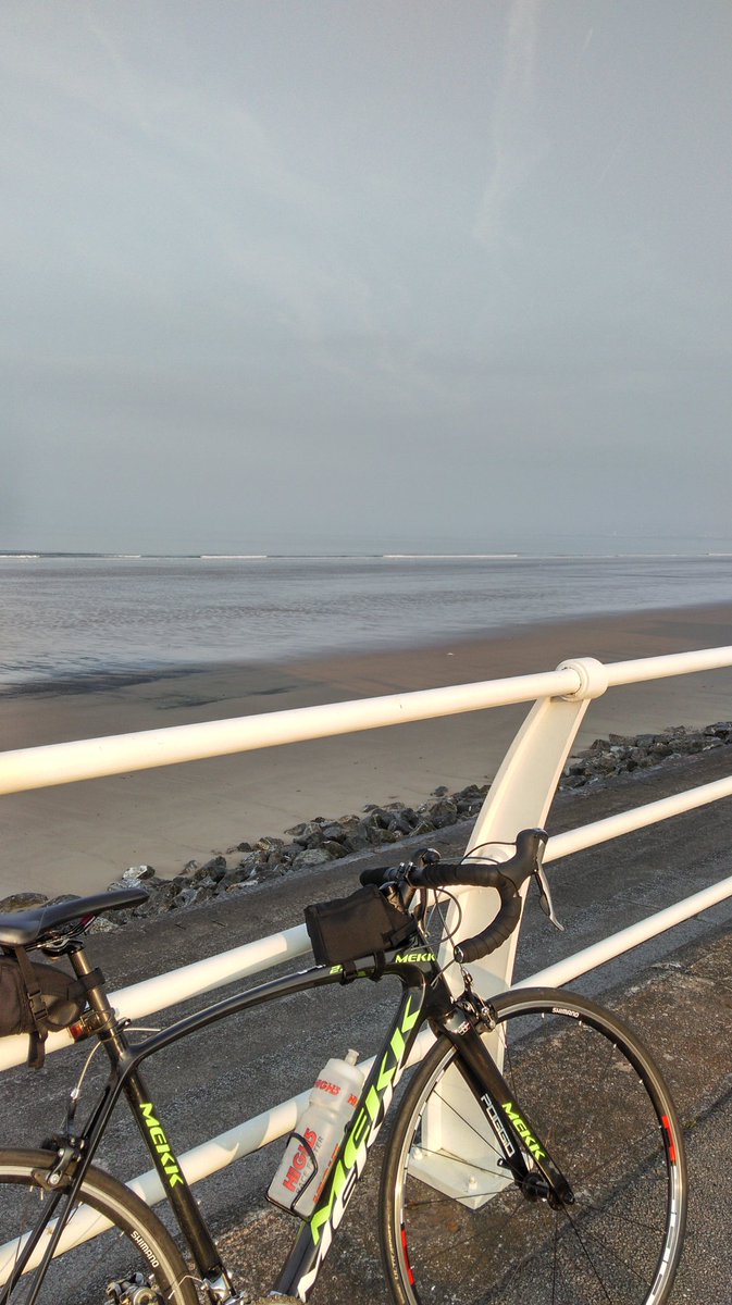 Short spin this morning! It's going to be a hot one today 😎. #5:30amclub #training #ukcyclechat <a href="/MEKKBicycles/">MEKK Bicycles</a>