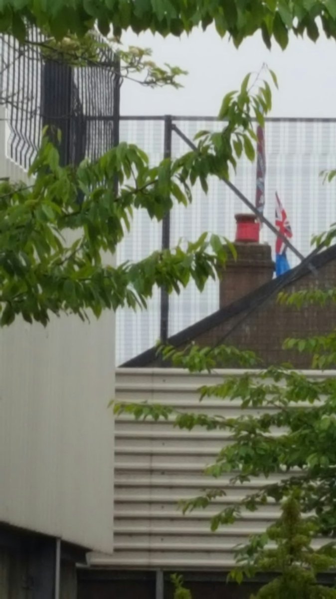 TraGearrFear's tweet photo. a deeply disturbed sectarian mindset that climbs a roof to strap flegs to a chimney in order to offend #cluanplace https://t.co/Lw7jg0uxKb