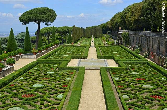 Wonderful Italian gardens ... Castel Gandolfo ... thegallopinggardener.blogspot.co.uk/2016/06/though…