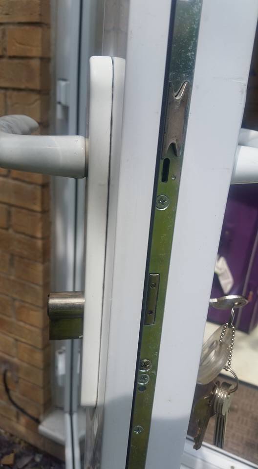 mylockfix's tweet image. Never have your locks sticking out like this.....you may as well hand the intruders your key. 
Call us 07531 229775