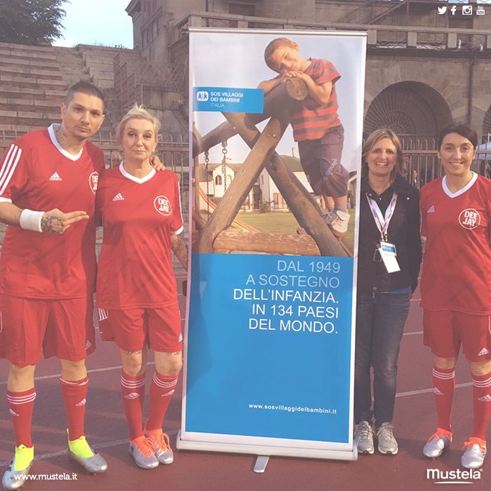 Mustela_Italia's tweet photo. La photogallery dell'#ArenaCup 2016! (parte 3) #MustelaPerMe #TeamDeejay #BaciDaSarajevo https://t.co/PtEOMawA2I