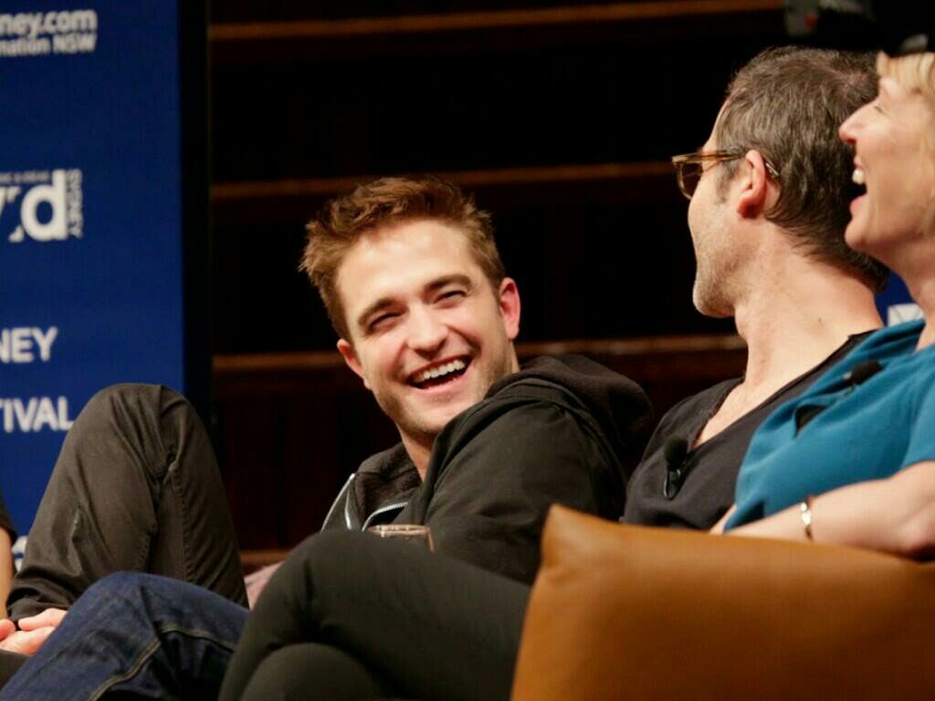 blondemel47's tweet photo. Lovely!! #GuysTogether #TheRover promo #Aus ๐๐โคโค #AlwaysLaughing https://t.co/KChOFKNmaE