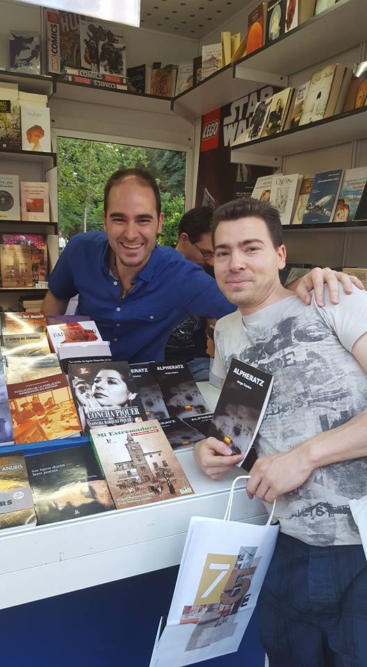 jcastromusica's tweet photo. ¡Gracias a los amigos que me habéis acompañado y a @maidhisa por hacerme sentir como en casa! #FeriaDelLibroDeMadrid https://t.co/gXnPi6hDxi