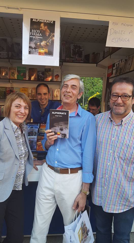 jcastromusica's tweet photo. ¡Gracias a los amigos que me habéis acompañado y a @maidhisa por hacerme sentir como en casa! #FeriaDelLibroDeMadrid https://t.co/gXnPi6hDxi