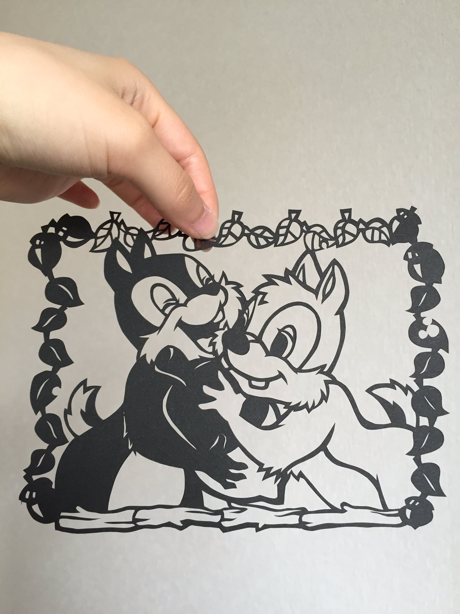 新品★チップとデール 油絵風 額縁 絵 絵画 ★ディズニー Disney TDL 新品☆チップとデール 油絵風 額縁 絵 絵画 ☆ディズニー Disney