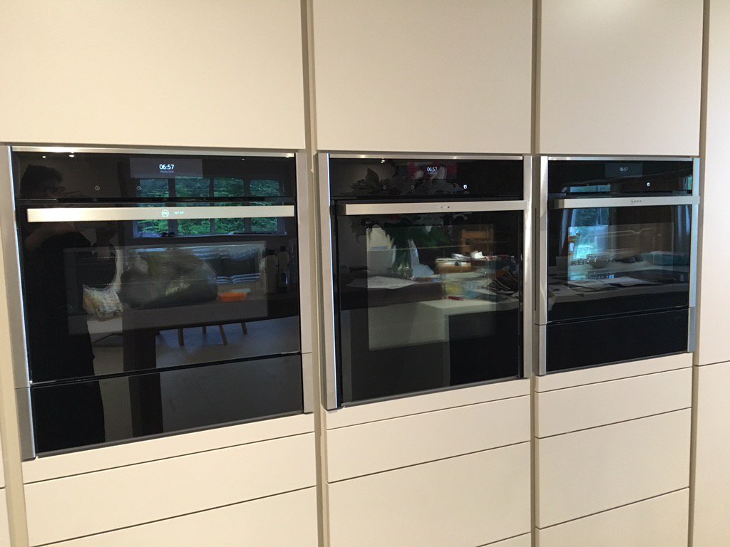bridle_view's tweet photo. @_BakeitYourself of my 3 new apps only 1 has a sticker? I need the number for warranty and cook book. Can u help? https://t.co/mWu4wqEAsu