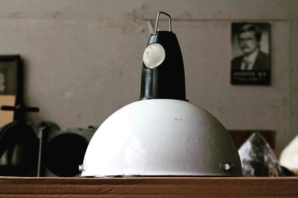 Vintiquesvof's tweet image. #enamel #enamellight #factorylight #interiordeco #gasstationlighting #ussr instagram.com/p/BGbLfOYjzI3/