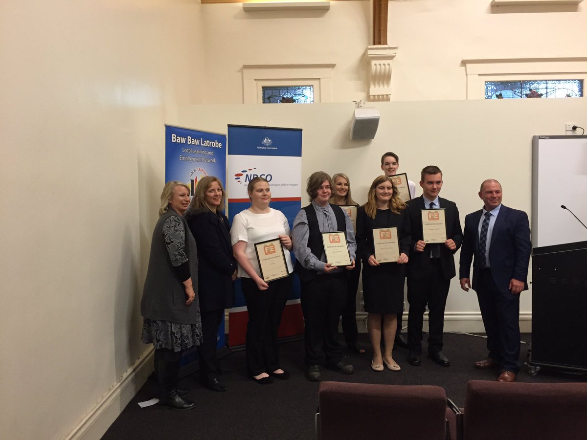 trudyjwalker's tweet photo. Congrats to the graduates of Pathways 2 Employment #TheBubble #FedTrianing https://t.co/rQHTXwOo0J