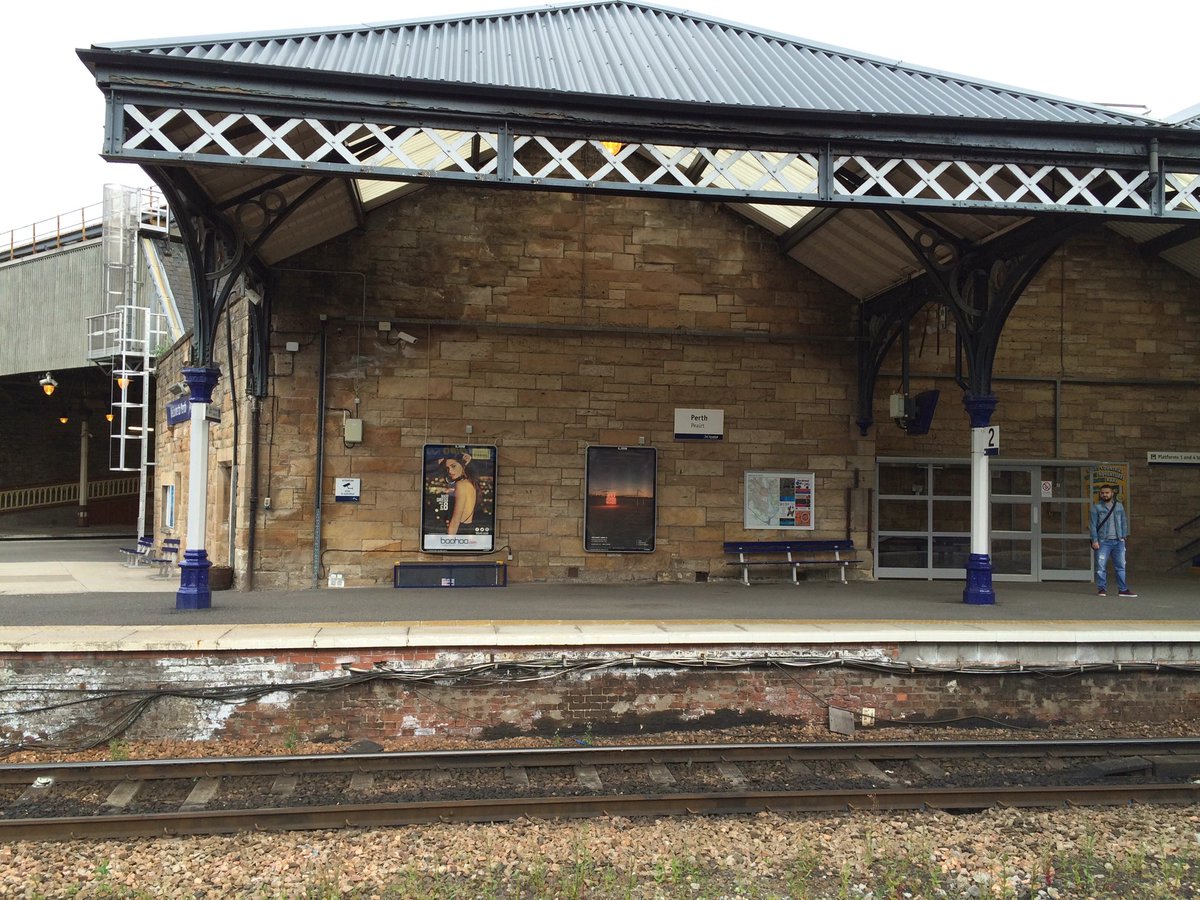 On my way to Clare's SPSP Fellowship graduation @clareupnorth . Looking forward to hearing her presentation