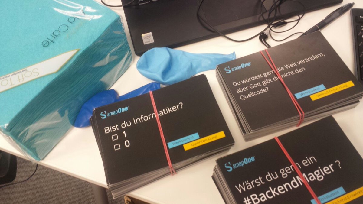smapOne_AG's tweet photo. Wie funktioniert professionelles Personalrecruiting? Mit Luftballons und Postkarten ;-) Mehr heute auf @OUTPUTDD https://t.co/iu9lmZ6Ct5