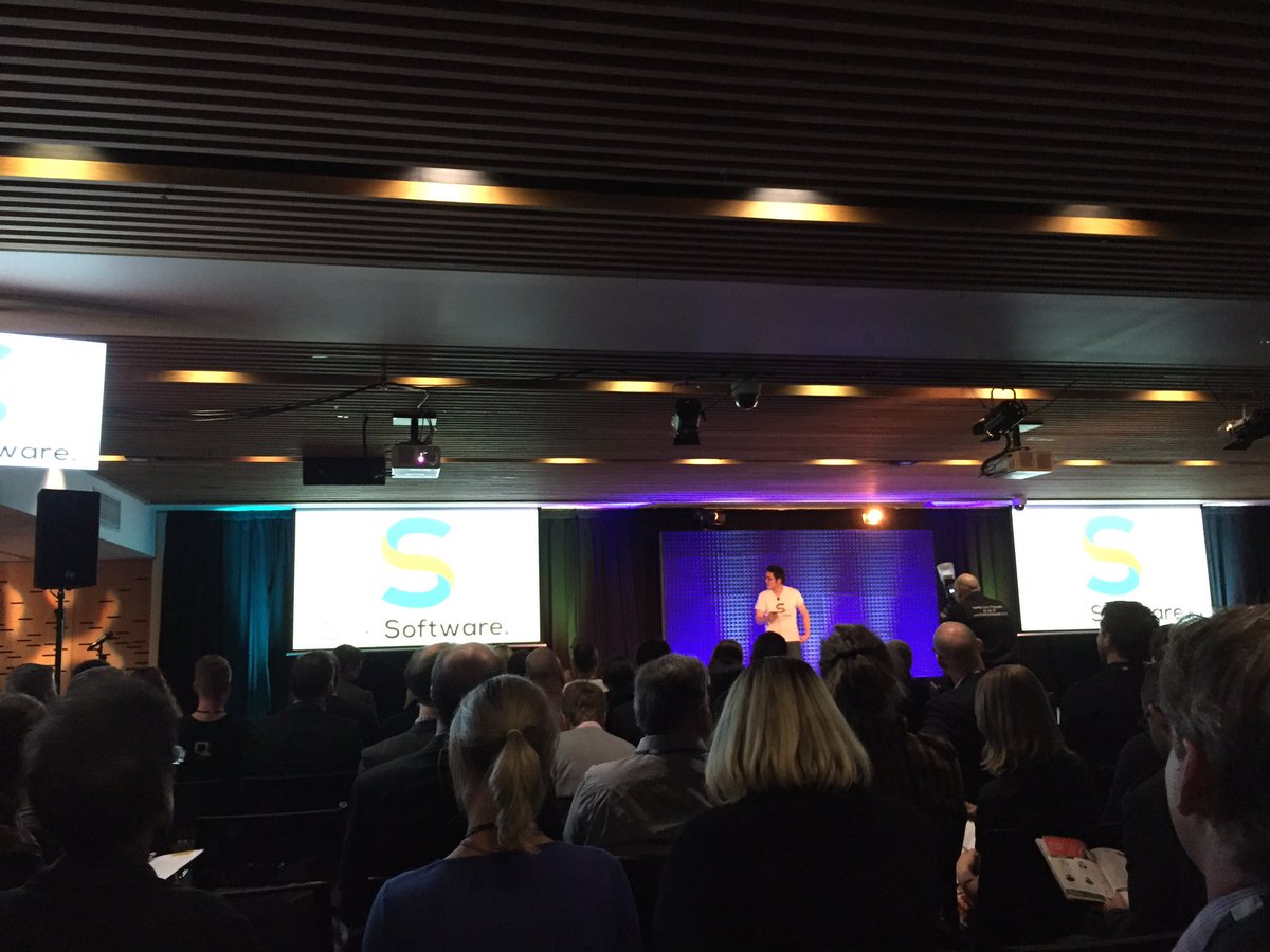 gongyaobin's tweet image. My favourite team Slick Software CEO Jason Yin is on the stage of #DemoDayAKL16 #lightninglab