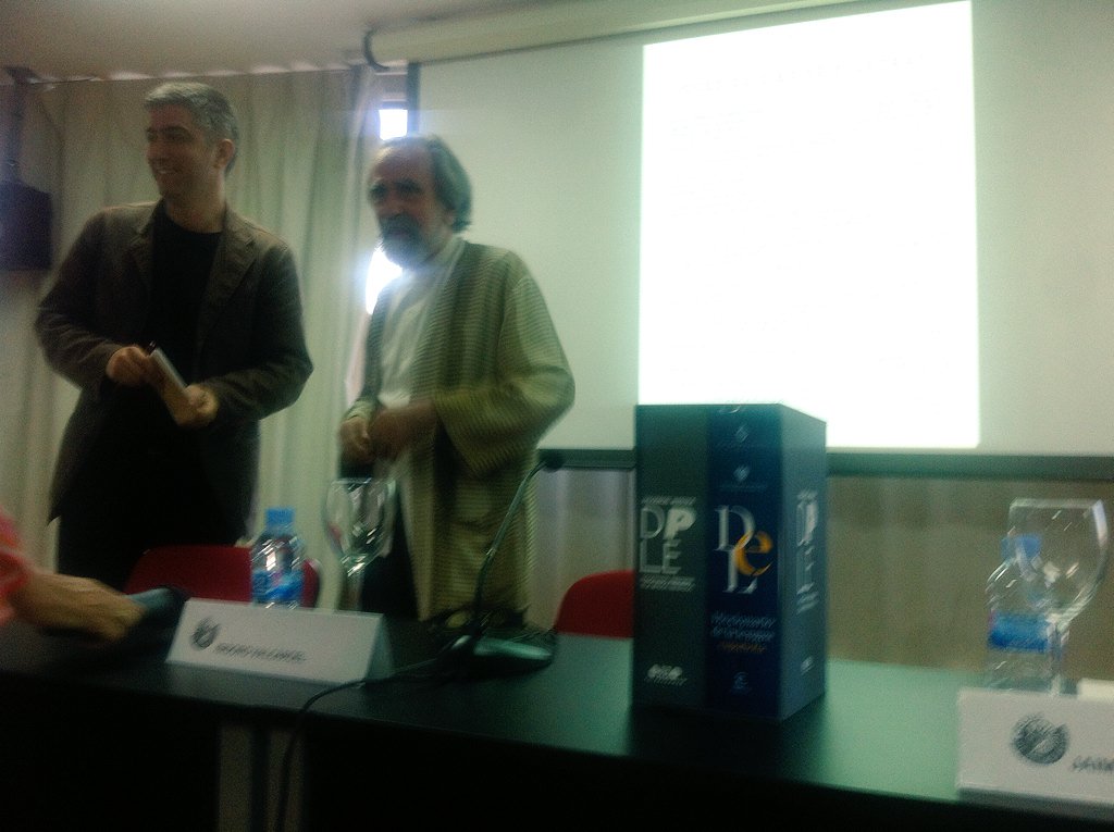 marcopardoarte's tweet photo. En la presentacion del Diccionario Personal de la Lengua española de Valcárcel Medina junto al de la RAE. ¡Un crack! https://t.co/NaQeg9z9Y6
