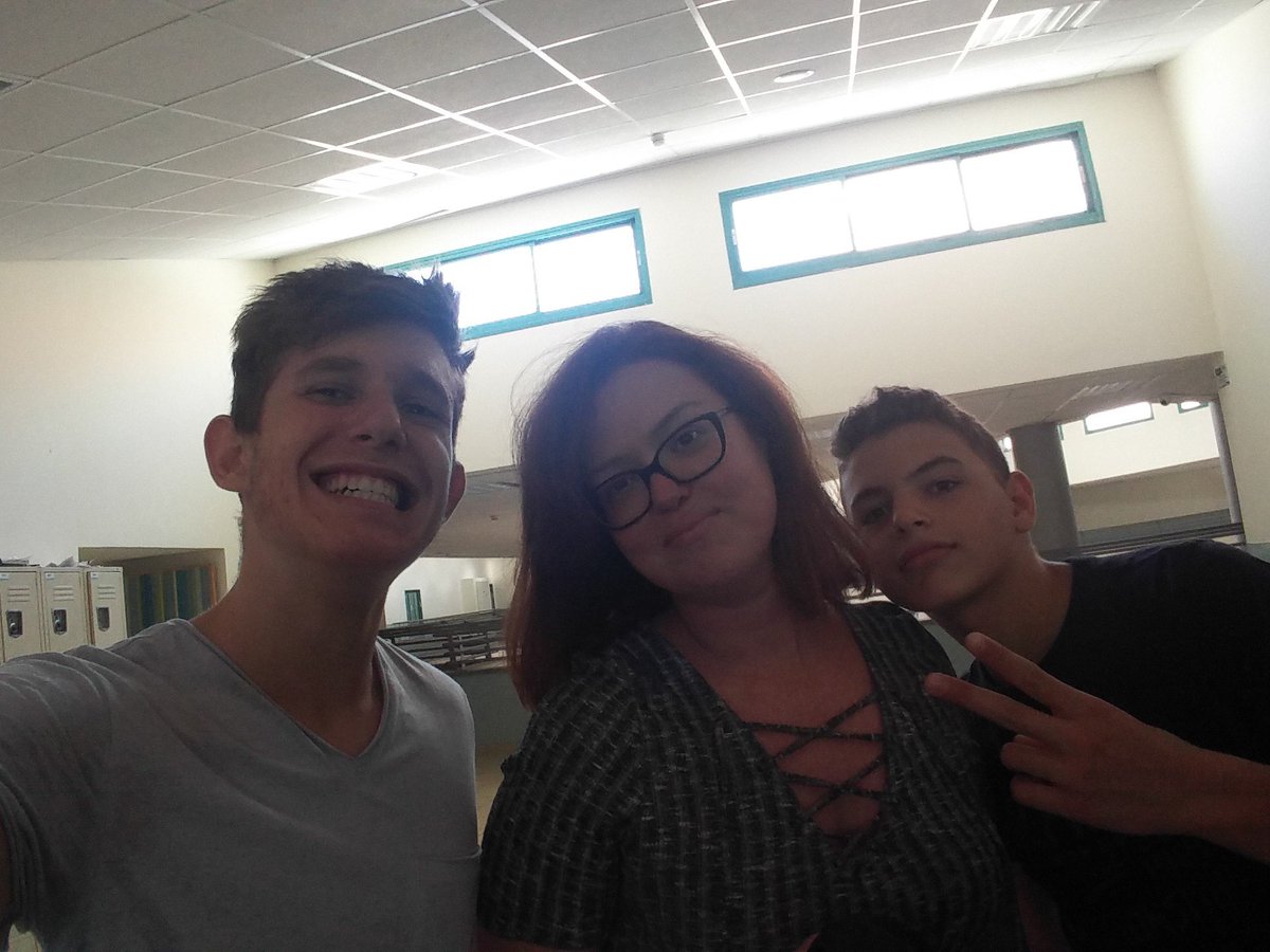 KesselGour's tweet photo. The best teacher ever #TheFlash https://t.co/5mrFwmCnPa