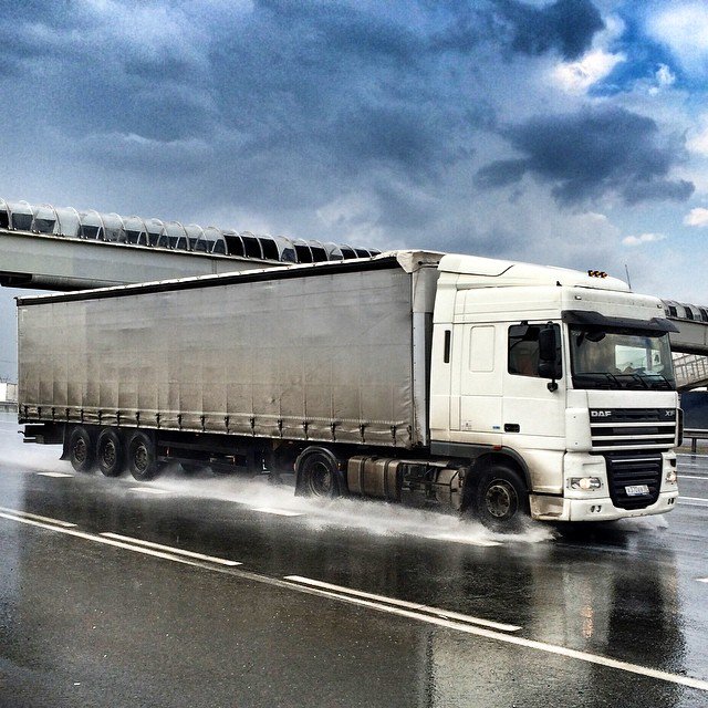 DAFTrucksUK's tweet photo. Good morning #truckers. Today may be the last day of sun before a week of stormy weather warns MET office. https://t.co/6aBpobvq0L