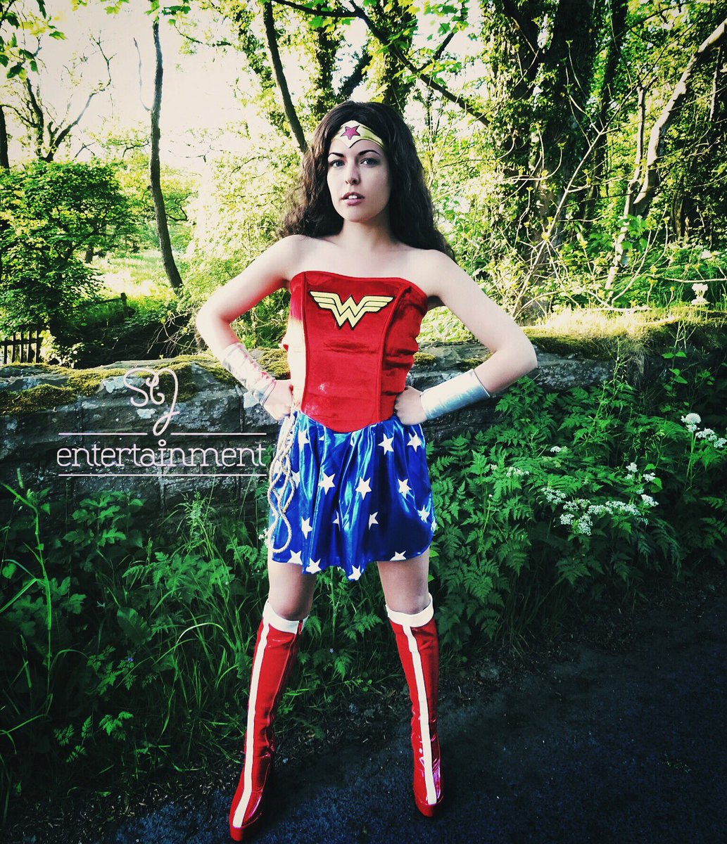 sj_ent's tweet photo. When Wonder Woman isn't saving the world, she loves to come to all your parties & events! #cosplay #northeast #sjent https://t.co/0YKCalBqkt