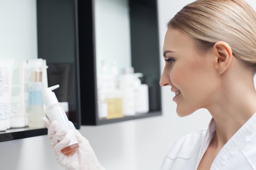 LocalSalon's tweet image. Retail sales can boost your salons income, learn more here: buff.ly/1suYtVf #salonmarketing #salonretail