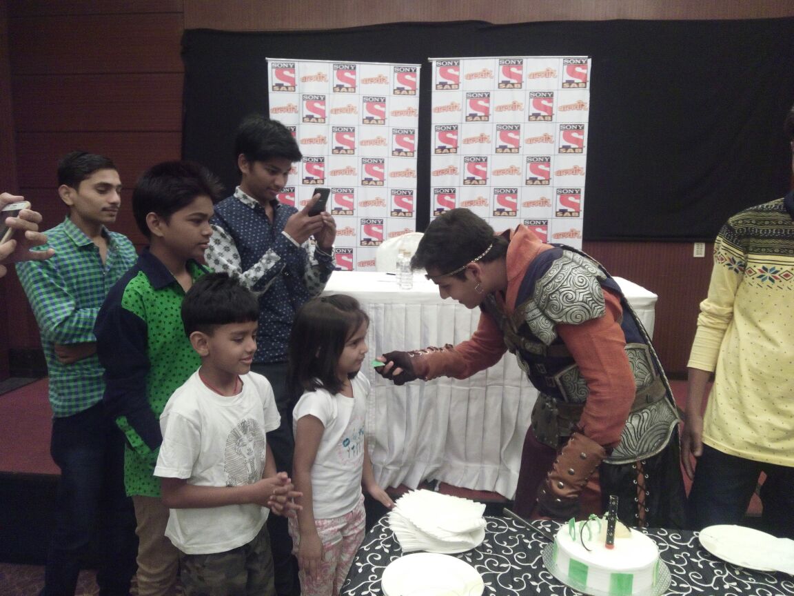 sabtv's tweet photo. SAB Family Club members at Nagpur get to meet #Baalveer @devjoshi10 and cut the 1000th birthday cake. https://t.co/JEmG8z4hkD