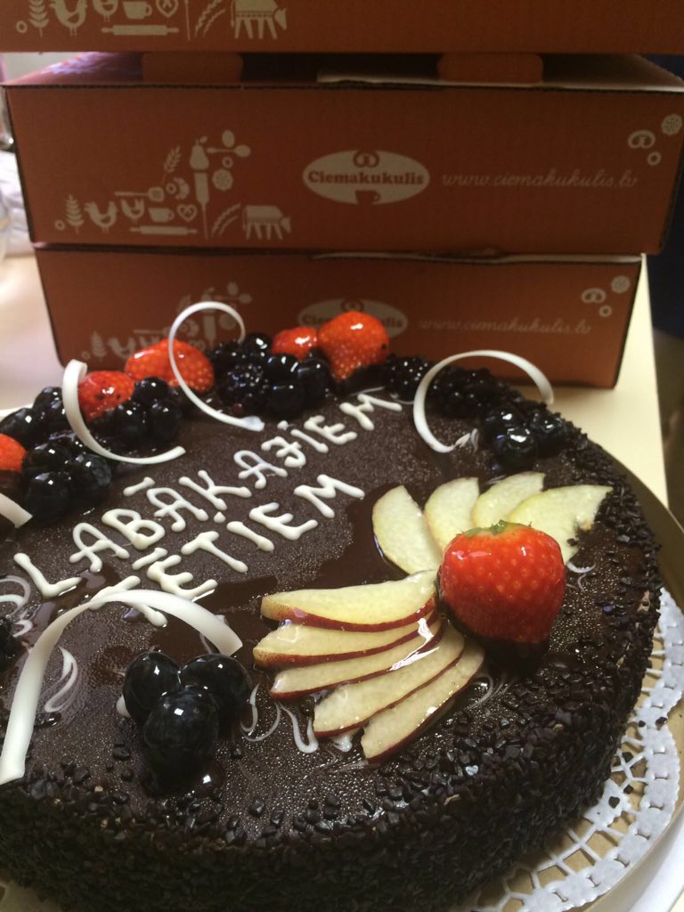 Tēvu grupas pēdējā nodarbība nosvinēta ar <a href="/ciemakukulis/">Ciemakukulis</a> kūku! #tetiirsvarigi