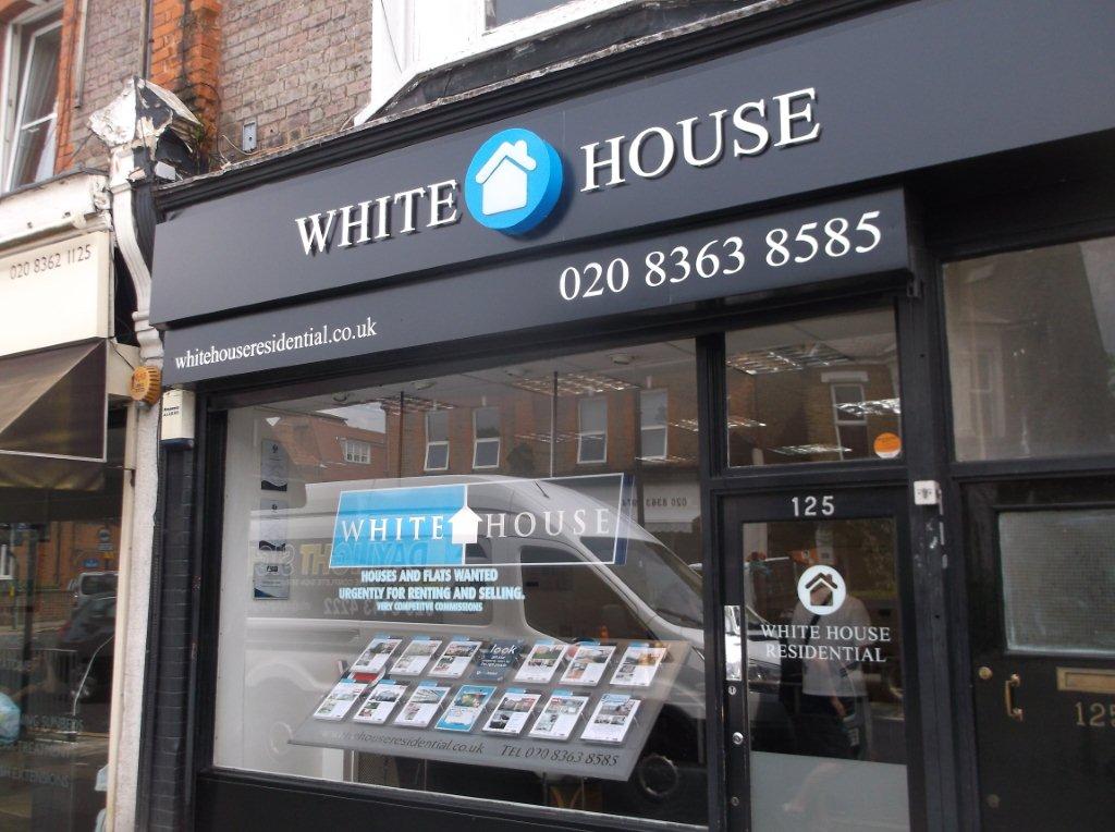 daylightsigns's tweet photo. Dibond panels applied to shutter box to blend in with main fascia with vinyl graphics
#Enfield #fascia #chaseside https://t.co/PrSnd1fkaE