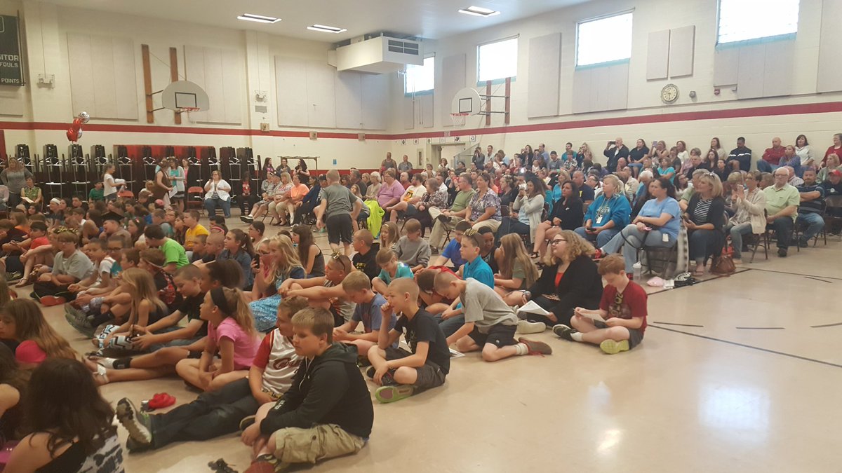 Falcon_update's tweet photo. Bridging Ceremony for our 5th graders! Thank you for the memories! @PrincipalMudore @FirelandsFalcon https://t.co/6JJjc72FvR