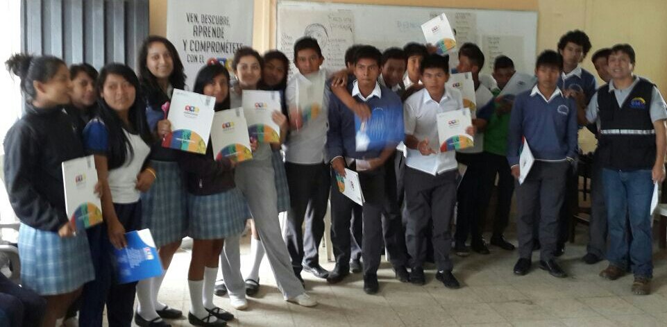ABCDemocraciaEC's tweet photo. Seguimos con la #CapacitaciónABC en 1ero de bachillerato del Colegio 27 de Febrero de #Morona @CNEMoronaS @cnegobec https://t.co/6JECnosVB1