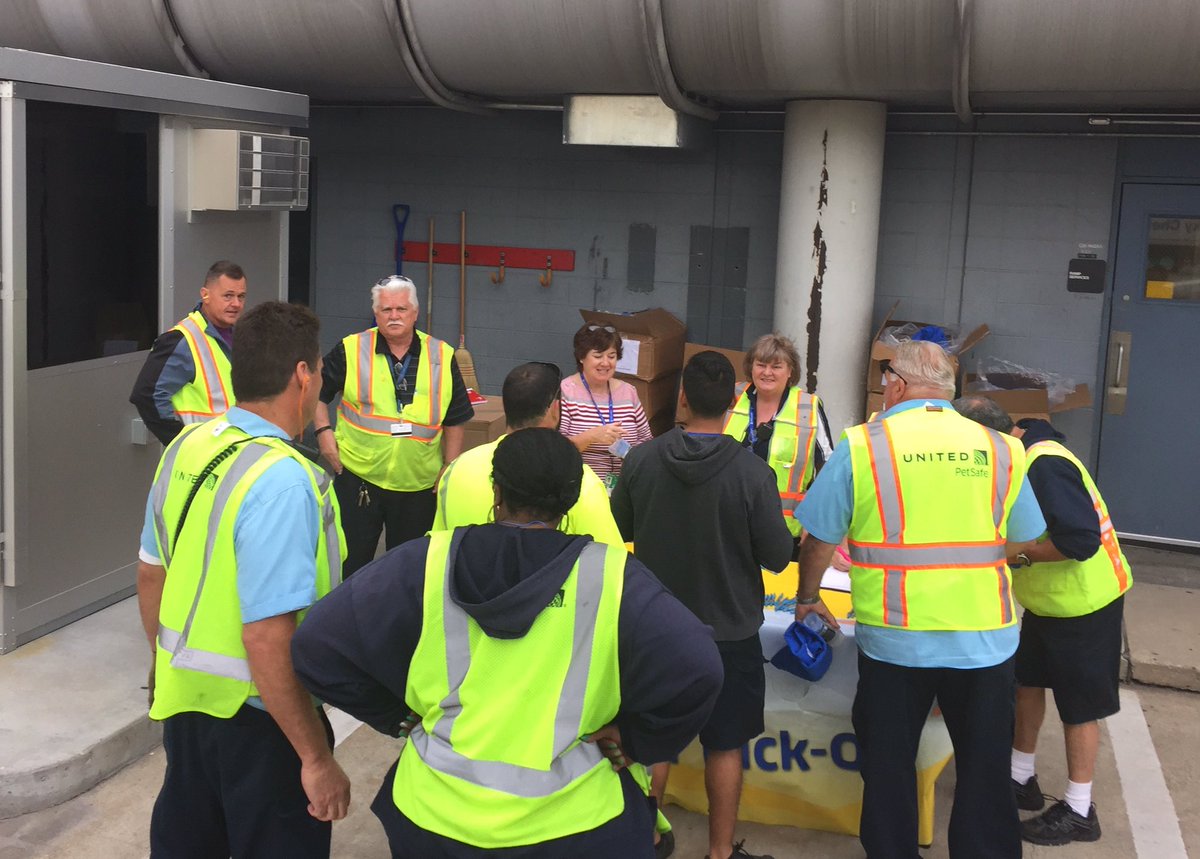 Bob Hanselmann (@bob_hanselmann) on Twitter photo O'Hare celebrating 2016 Summer kick-off T-shirts, cooling towels, safety pens and more.
#beingunited <a href="/weareunited/">We Are United</a> O'Hare celebrating 2016 Summer kick-off T-shirts, cooling towels, safety pens and more.
#beingunited <a href="/weareunited/">We Are United</a>