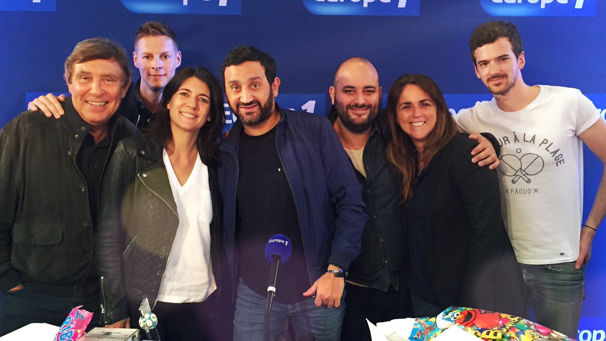Europe1's tweet image. Tout de suite : #LaDernierePDLP avec @cyrilhanouna, son équipe et plein de surprises... ▶️ europe1.fr/direct-video